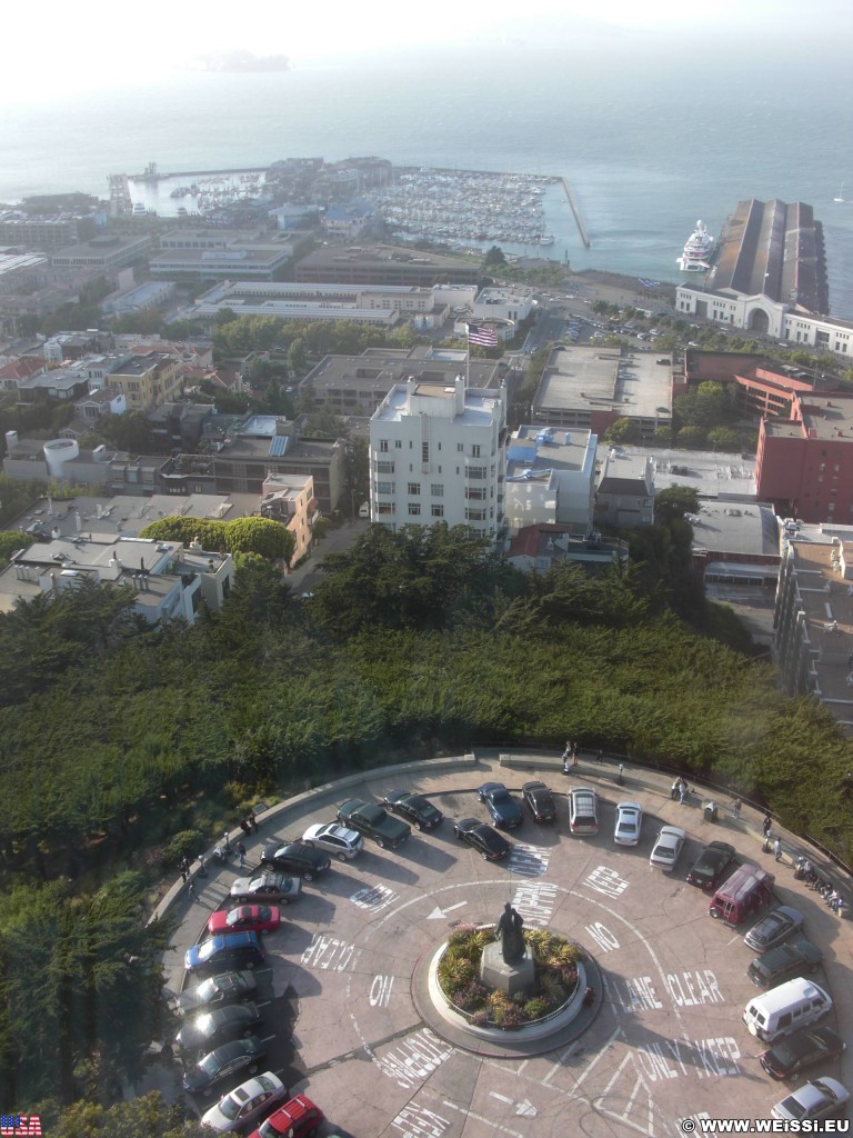 San Francisco. Ausblick vom Coit Tower. - Westküste, Coit Tower, Ausblick, Christoph Columbus Statue, San Francisco - (Little Italy, San Francisco, California, Vereinigte Staaten)