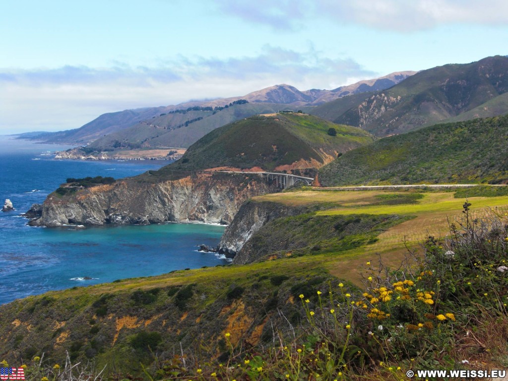 Highway 1 - California State Route 1. - Westküste, Brücke, Big Sur, Landschaft, Meer, Pazifik, Bixby Creek Arch Bridge, einbogige Betonbrücke, Hurricane Point, Highway 1, California State Route 1 - (Notleys Landing, Big Sur, California, Vereinigte Staaten)