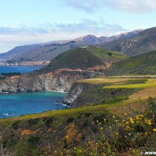 Highway 1 - California State Route 1. - Westküste, Brücke, Big Sur, Landschaft, Meer, Pazifik, Bixby Creek Arch Bridge, einbogige Betonbrücke, Hurricane Point, Highway 1, California State Route 1 - (Notleys Landing, Big Sur, California, Vereinigte Staaten)