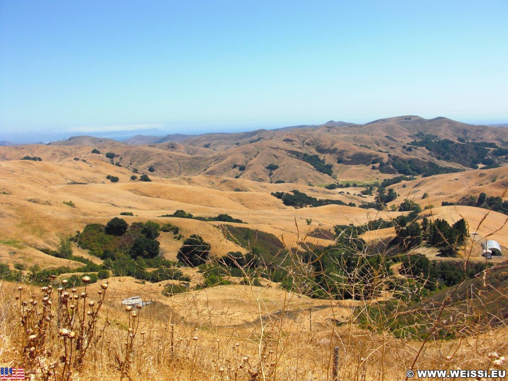 On the road. - Westküste, Landschaft, Green Valley Road - (Harmony, Cayucos, California, Vereinigte Staaten)