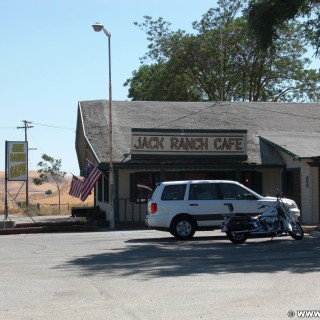Jack Ranch Cafe at James Dean Memorial. - Gebäude, Haus, Jack Ranch Cafe, Kaffeehaus - (Cholame, Shandon, California, Vereinigte Staaten)