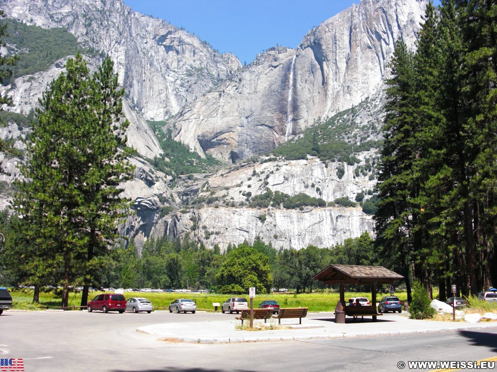 Yosemite National Park. - Landschaft, Panorama, Yosemite Nationalpark, Aussichtspunkt, Yosemite Valley, Wasserfall, Yosemite Falls - (Yosemite Village, Yosemite National Park, California, Vereinigte Staaten)