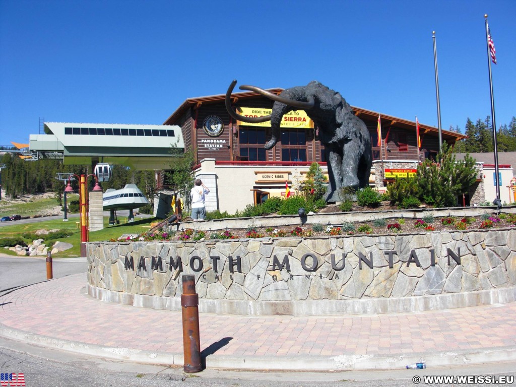 Mammoth Lakes. - Gebäude, Haus, Mammoth Lakes, Panorama Station, Mammoth Statue - (Mill City (historical), Mammoth Lakes, California, Vereinigte Staaten)