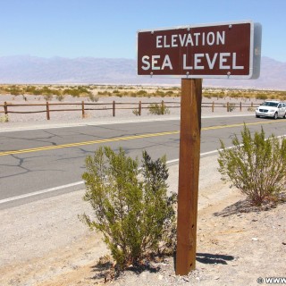 Death Valley National Park. - Schild, Tafel, Death-Valley-Nationalpark, Stovepipe Wells Village, Elevation Sea Level - (Beatty Junction, Death Valley, California, Vereinigte Staaten)