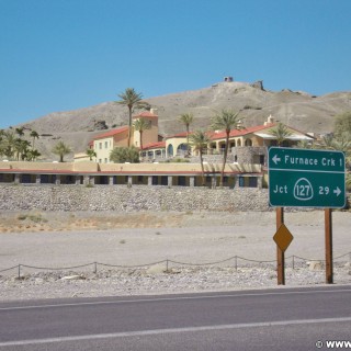 Death Valley National Park. - Schild, Tafel, Wegweiser, Death-Valley-Nationalpark, Furnace Creek Inn - (Furnace Creek, Death Valley, California, Vereinigte Staaten)