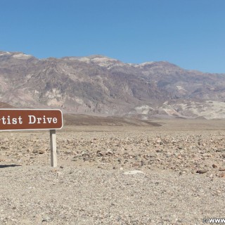 Death Valley National Park. - Schild, Tafel, Einfahrtsschild, Wegweiser, Death-Valley-Nationalpark, Artists Drive - (Artist Drive, Death Valley, California, Vereinigte Staaten)