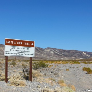 Death Valley National Park. - Schild, Tafel, Einfahrtsschild, Wegweiser, Death-Valley-Nationalpark, Dantes View - (Ryan, Death Valley, California, Vereinigte Staaten)
