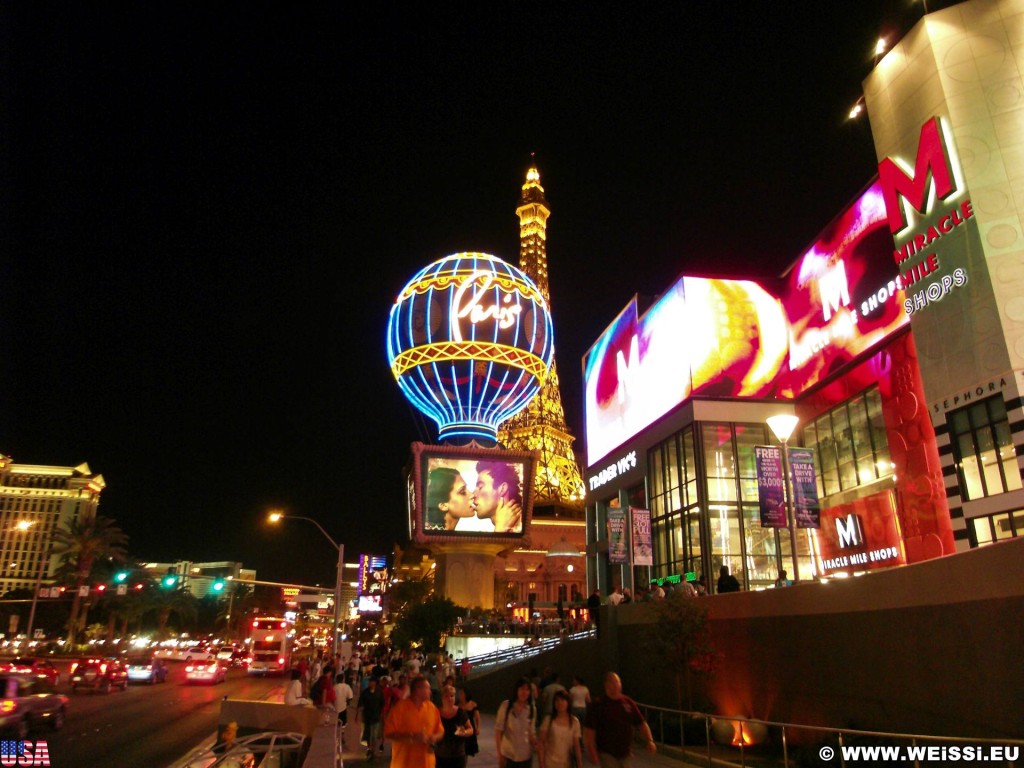 Las Vegas. - Las Vegas, Fassadenbeleuchtung, Paris Las Vegas, Videowall - (Bracken, Las Vegas, Nevada, Vereinigte Staaten)