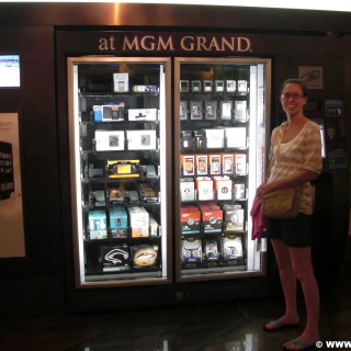 Las Vegas. - Personen, Automat, Las Vegas, iPod - LUTZER Sandra - (Bracken, Las Vegas, Nevada, Vereinigte Staaten)