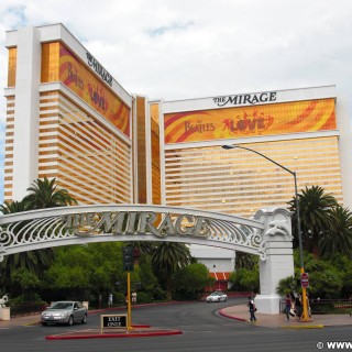 Las Vegas. The Mirage Hotel - Las Vegas. - Gebäude, Hotel, Las Vegas, The Mirage Hotel, Fassade, Ausfahrt - (Bracken, Las Vegas, Nevada, Vereinigte Staaten)