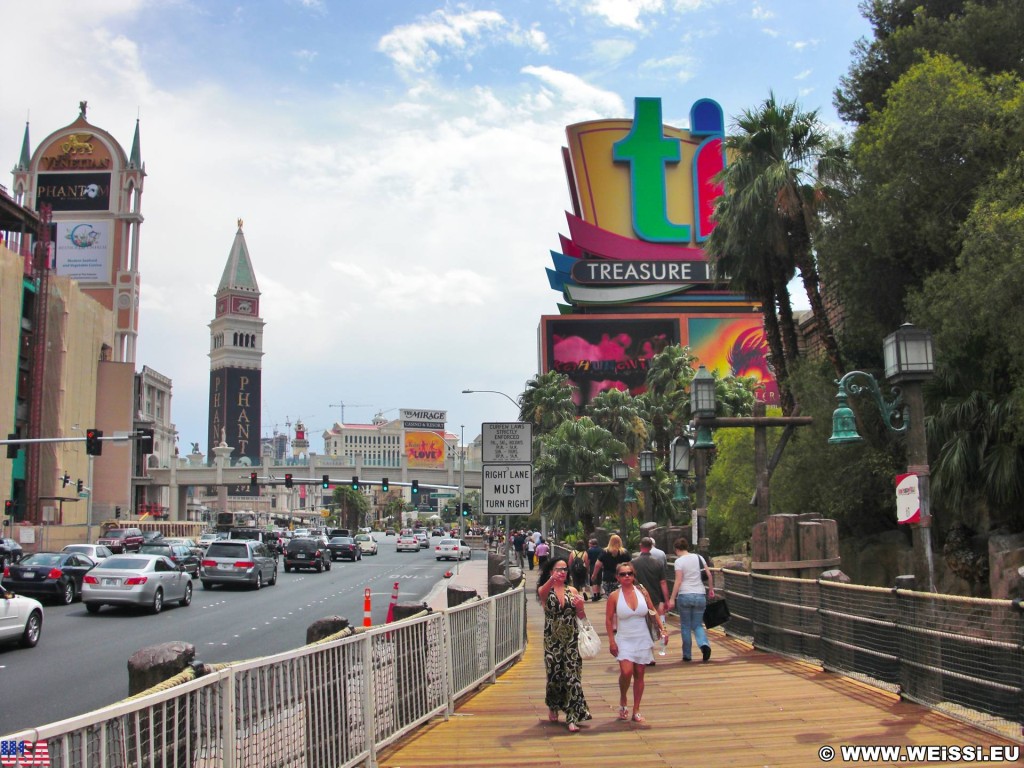 Las Vegas. - Strasse, Personen, Las Vegas, Campanile, Markusturm, Autos - (Bracken, Las Vegas, Nevada, Vereinigte Staaten)