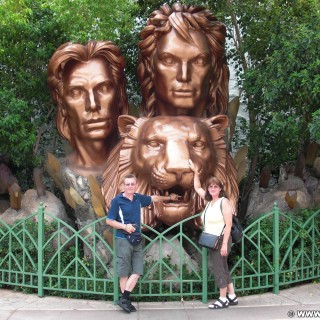 Las Vegas. - Personen, Las Vegas, Roy Uwe Ludwig Horn, Siegfried Fischbacher, Siegfried & Roy, Skulptur, Statue - WEISSINGER Edeltraud, WEISSINGER Erwin - (Bracken, Las Vegas, Nevada, Vereinigte Staaten)