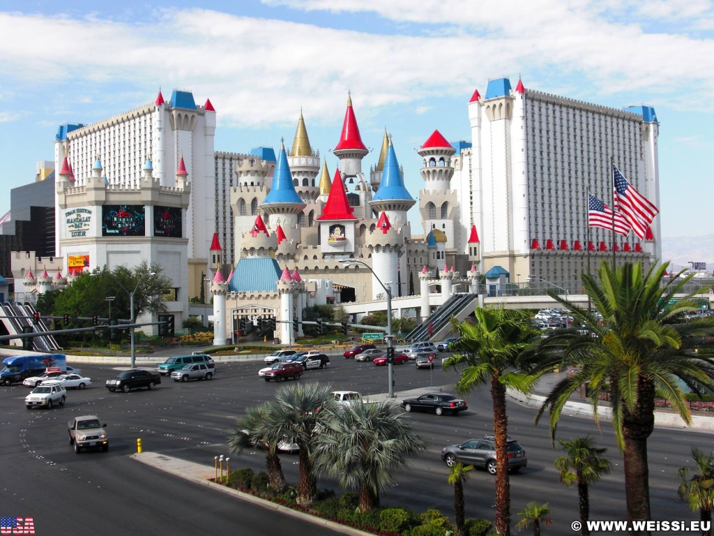 Las Vegas. - Gebäude, Strasse, Hotel, Las Vegas, Turm, Fassade, Autos, Excalibur Hotel, Burg, Türme, Kreuzung - (Bracken, Las Vegas, Nevada, Vereinigte Staaten)