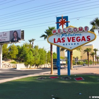 Las Vegas. - Werbeschild, Schild, Werbeschrift, Einfahrtsschild, Las Vegas, Leuchtschild, Werbeturm, Las Vegas Boulevard, Welcome to Fabulous Las Vegas, Sign, Betty WILLIS, Western Neon, Young Electric Sign Company - (Boulder Junction, Las Vegas, Nevada, Vereinigte Staaten)