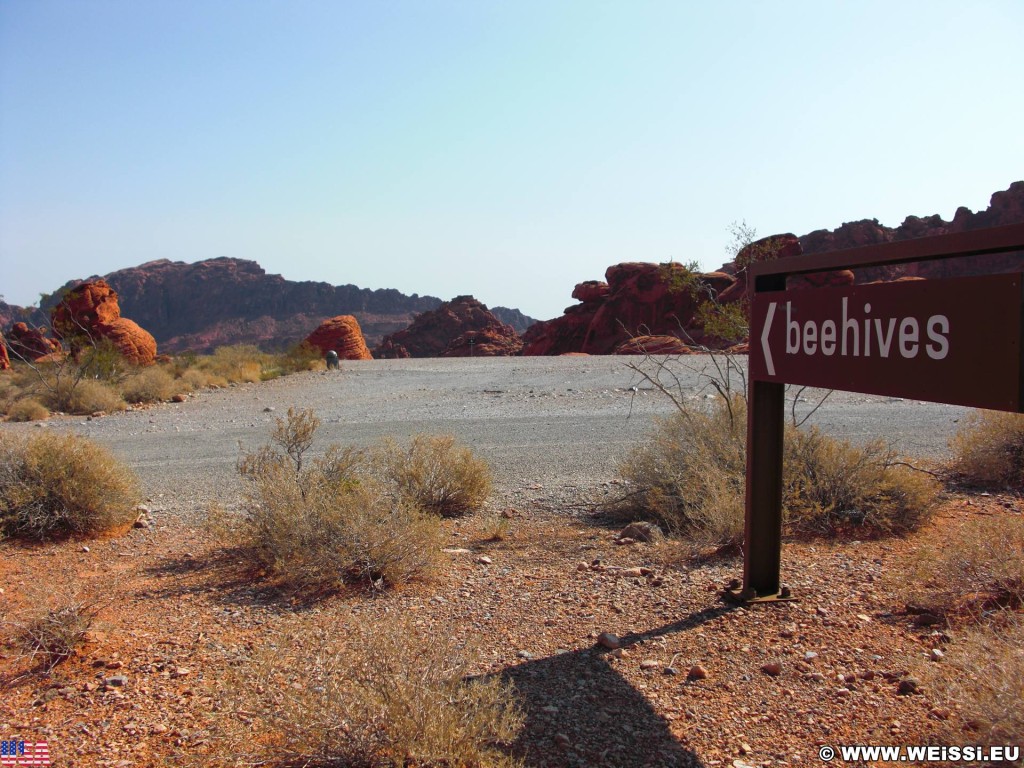 Valley of Fire State Park. Beehives - Valley of Fire State Park. - Schild, Tafel, Felsen, Felsformation, Valley of Fire State Park, Erosion, Beehives - (Valley of Fire State Park, Mesquite, Nevada, Vereinigte Staaten)
