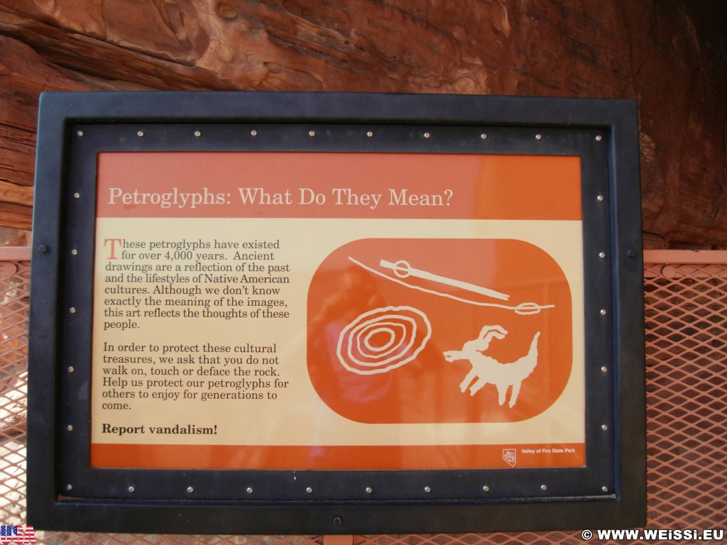 Valley of Fire State Park. Atlatl Rock - Valley of Fire State Park. - Schild, Tafel, Ankünder, Valley of Fire State Park, Atlatl Rock, Petroglyphs - (Valley of Fire State Park, Mesquite, Nevada, Vereinigte Staaten)