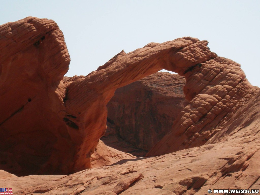 Valley of Fire State Park. Arch Rock - Valley of Fire State Park. - Felsen, Felsformation, Valley of Fire State Park, Sandstein, Sandsteinformationen, Erosion, Arch Rock - (Valley of Fire State Park, Mesquite, Nevada, Vereinigte Staaten)