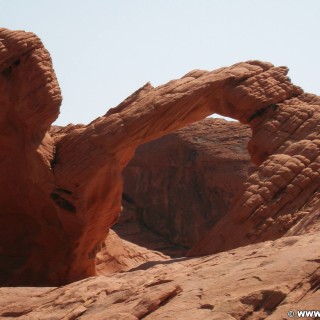 Valley of Fire State Park. Arch Rock - Valley of Fire State Park. - Felsen, Felsformation, Valley of Fire State Park, Sandstein, Sandsteinformationen, Erosion, Arch Rock - (Valley of Fire State Park, Mesquite, Nevada, Vereinigte Staaten)
