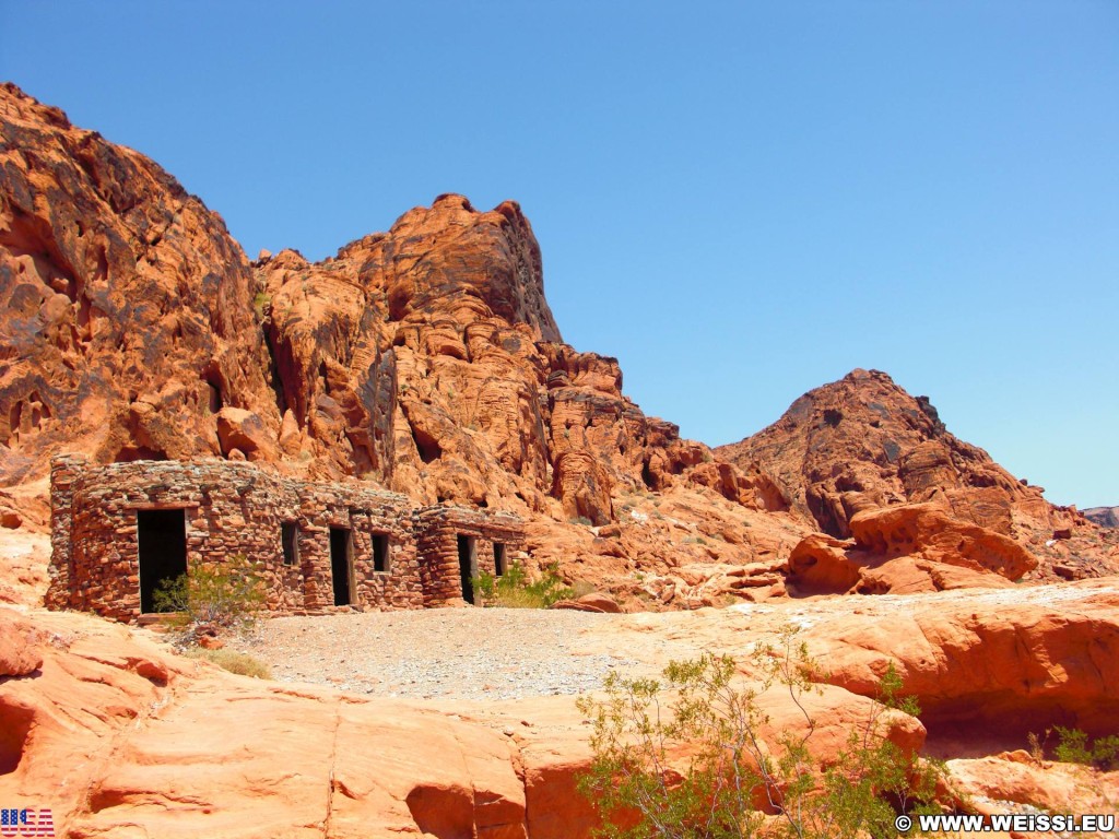 Valley of Fire State Park. The Cabins - Valley of Fire State Park. - Gebäude, Unterkunft, Haus, Felsen, Felsformation, Valley of Fire State Park, Sandstein, Sandsteinformationen, Erosion, The Cabins - (Valley of Fire State Park, Overton, Nevada, Vereinigte Staaten)