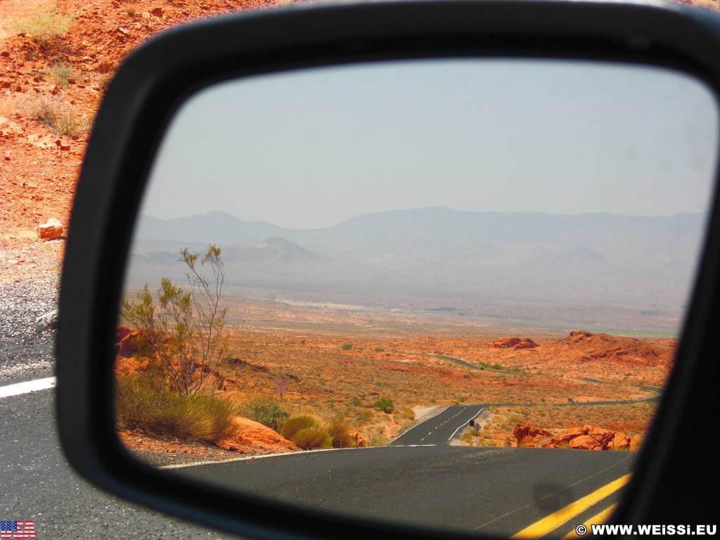 Valley of Fire State Park. - Felsen, Felsformation, Rückspiegel, Valley of Fire State Park, Sandstein, Sandsteinformationen, Erosion, Spiegel - (Valley of Fire State Park, Overton, Nevada, Vereinigte Staaten)