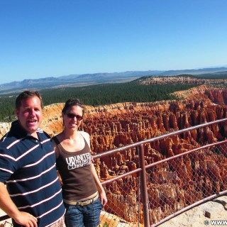 Bryce Canyon National Park. Inspiration Point - Bryce Canyon National Park. - Landschaft, Felsen, Aussichtspunkt, Personen, Sandstein, Sandsteinformationen, Bryce Canyon National Park, Hoodoos, Felsnadeln, Inspiration Point - LUTZER Sandra, WEISSINGER Andreas - (Bryce Canyon, Utah, Vereinigte Staaten)