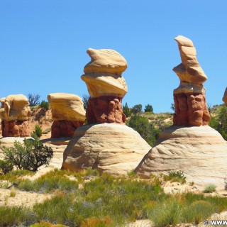 Devils Garden. - Landschaft, Felsen, Skulptur, Skulpturen, Figuren, Sandstein, Sandsteinformationen, Grand Staircase Escalante National Monument, Hoodoos, Hole-in-the-Rock Road, Devils Garden - (Escalante, Utah, Vereinigte Staaten)