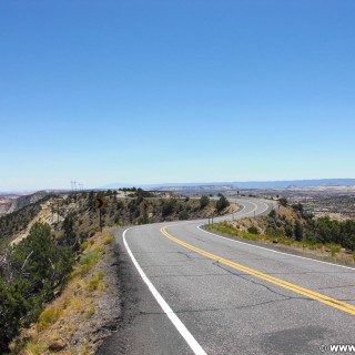 Highway 12 - Scenic Byway. - Strasse, Landschaft, Grand Staircase Escalante National Monument, Highway 12 - (Boulder Town, Boulder, Utah, Vereinigte Staaten)