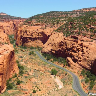 Burr Trail. Burr Trail Scenic Backway. - Strasse, Landschaft, Sandstein, Sandsteinformationen, Grand Staircase Escalante National Monument, Canyon, Scenic Backway, Burr Trail, Long Canyon - (Boulder Town, Boulder, Utah, Vereinigte Staaten)