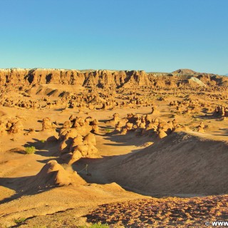 Goblin Valley State Park. - Landschaft, Skulpturen, Figuren, Sandstein, Sandsteinformationen, State Park, Goblin Valley, Mushroom Valley, Pilze, Kobolde - (Hanksville, Green River, Utah, Vereinigte Staaten)