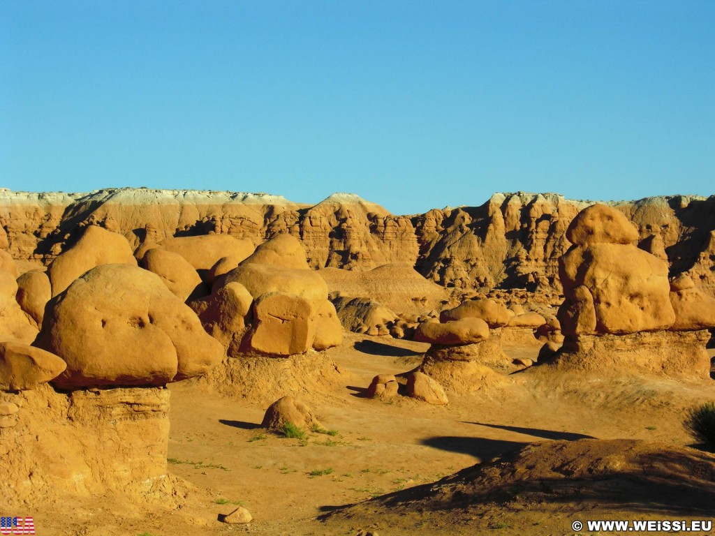 Goblin Valley State Park. - Landschaft, Skulpturen, Figuren, Sandstein, Sandsteinformationen, State Park, Goblin Valley, Mushroom Valley, Pilze, Kobolde - (Hanksville, Green River, Utah, Vereinigte Staaten)