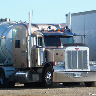 On the road. - Tankstelle, Truck, LKW, On the Road, Gas N Go, Conoco, Truck Stop - (Green River, Utah, Vereinigte Staaten)