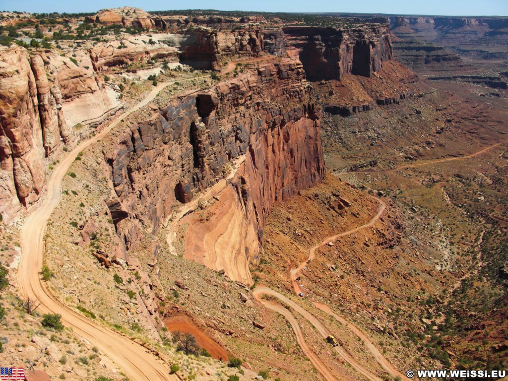 Canyonlands National Park. Shafer Canyon - Canyonlands National Park. - kurvenreich, Serpentinen, Strasse, Landschaft, Aussichtspunkt, Felswand, Sandstein, Canyon, Overlook, Canyonlands National Park, Shafer Canyon Overlook - (Moab, Utah, Vereinigte Staaten)