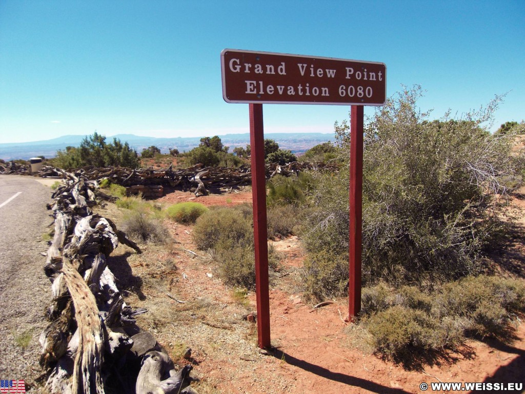 Canyonlands National Park. Grand View Point - Canyonlands National Park. - Schild, Tafel, Aussichtspunkt, Wegweiser, Sandstein, Overlook, Canyonlands National Park, Grand View Point Overlook, Grand View Point - (La Sal Junction, Moab, Utah, Vereinigte Staaten)