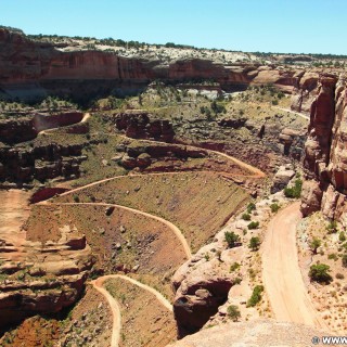 Canyonlands National Park. Shafer Canyon - Canyonlands National Park. - kurvenreich, Serpentinen, Strasse, Landschaft, Canyon, Overlook, Canyonlands National Park, Shafer Canyon Overlook - (Moab, Utah, Vereinigte Staaten)