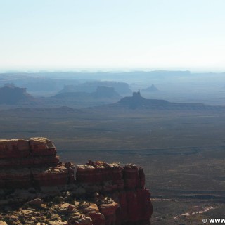 Moki Dugway, State Route 261 - Scenic Byway. - Landschaft, Felswand, Scenic Byway, Moki Dugway, State Route 261, Steilhang - (Mexican Hat, Utah, Vereinigte Staaten)