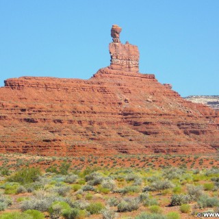 Valley of the Gods, Scenic Sandstone Valley. - Landschaft, Sandstein, Sandsteinformationen, Valley of the Gods, Scenic Sandstone Valley, Sandstone Valley, Balanced Rock, Lady in the Bathtub - (Mexican Hat, Utah, Vereinigte Staaten)