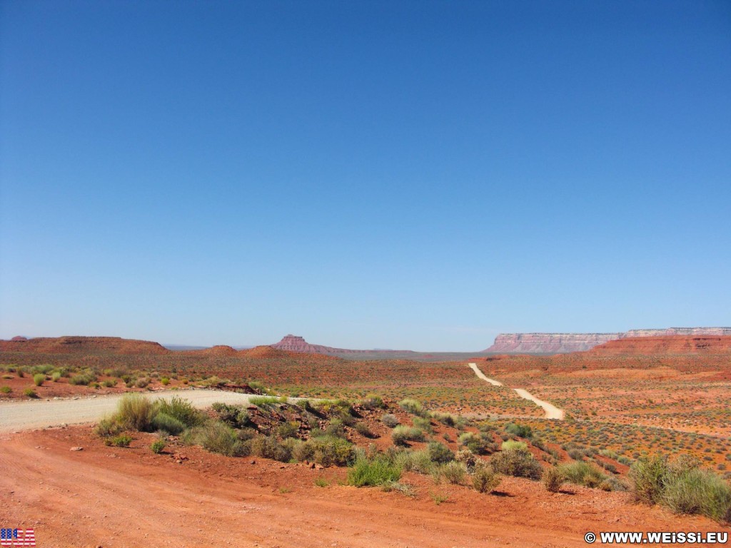 Valley of the Gods, Scenic Sandstone Valley. - Landschaft, Sandstein, Sandsteinformationen, Valley of the Gods, Scenic Sandstone Valley, Sandstone Valley - (Mexican Hat, Utah, Vereinigte Staaten)