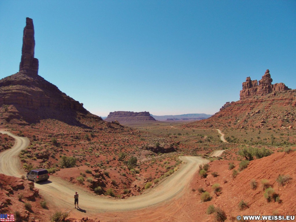 Valley of the Gods, Scenic Sandstone Valley. - Landschaft, Sandstein, Sandsteinformationen, Butte, Valley of the Gods, Scenic Sandstone Valley, Sandstone Valley, Castle Butte - (Mexican Hat, Utah, Vereinigte Staaten)