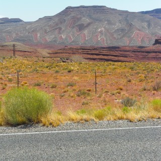 On the road. - Landschaft - (Mexican Hat, Utah, Vereinigte Staaten)