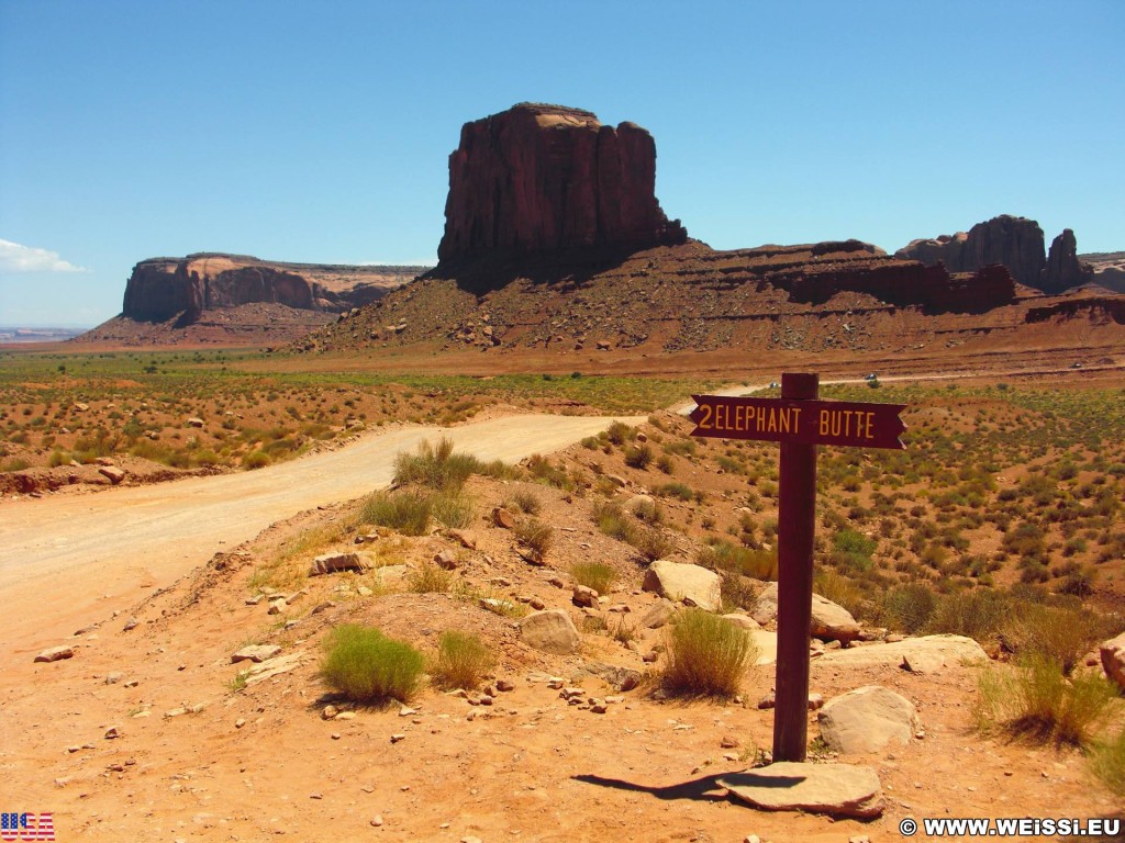 Monument Valley. Elephant Butte - Monument Valley. - Monument Valley, Navajo-Nation-Reservation, Tafelberge, Landschaft, Sandstein, Sandsteinformationen, Butte, Tribal Park, Elephant Butte - (Goulding, Kayenta, Arizona, Vereinigte Staaten)