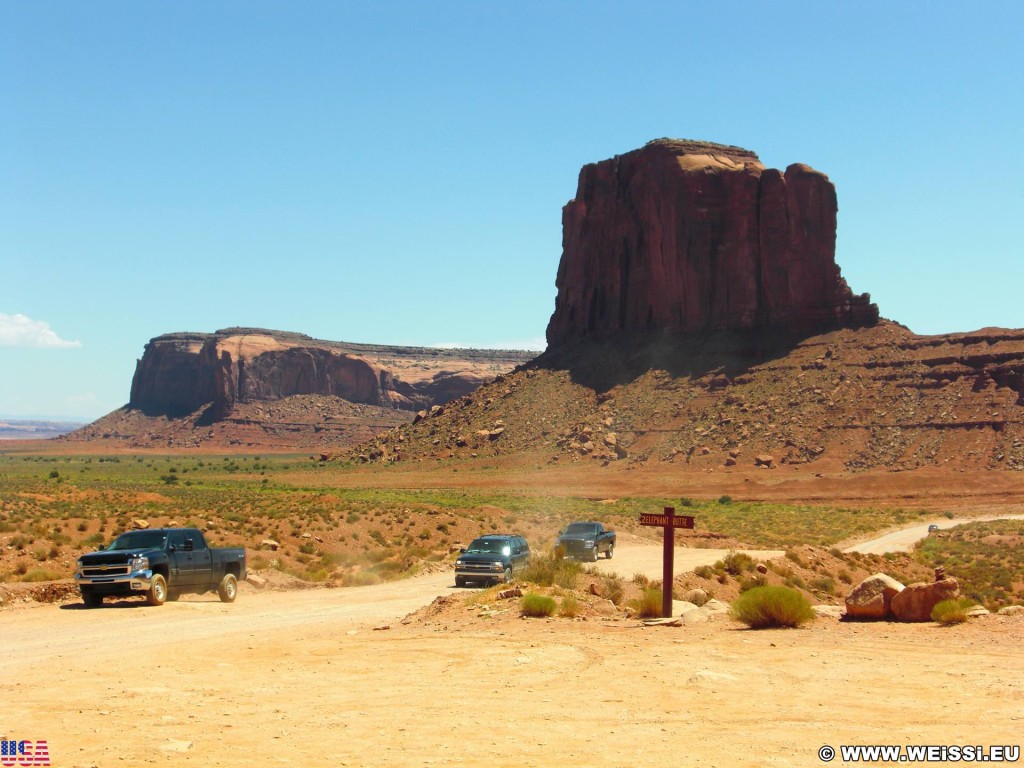 Monument Valley. Elephant Butte - Monument Valley. - Monument Valley, Navajo-Nation-Reservation, Tafelberge, Landschaft, Sandstein, Sandsteinformationen, Butte, Tribal Park, Elephant Butte - (Goulding, Kayenta, Arizona, Vereinigte Staaten)