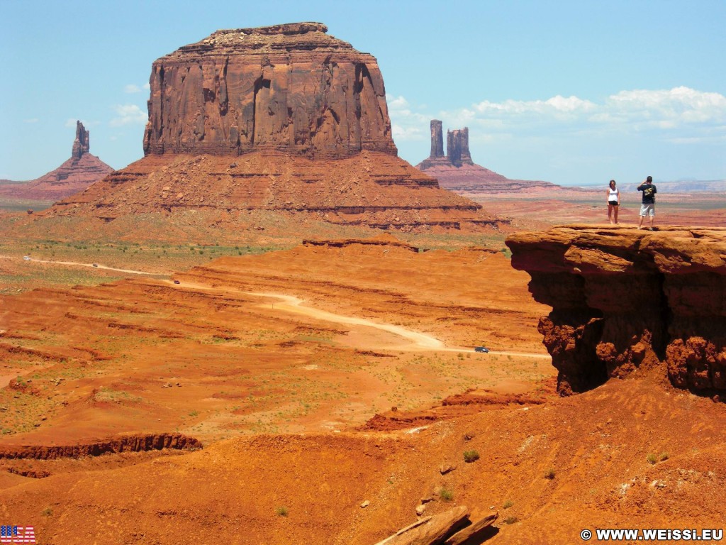 Monument Valley. John Fords Point - Monument Valley. - Monument Valley, Navajo-Nation-Reservation, Tafelberge, Landschaft, Sandstein, Sandsteinformationen, Castle Butte, Tribal Park, Bear & Rabbit, West Mitten Butte, Merrick Butte, John Fords Point, Big Indian - (Goulding, Kayenta, Arizona, Vereinigte Staaten)