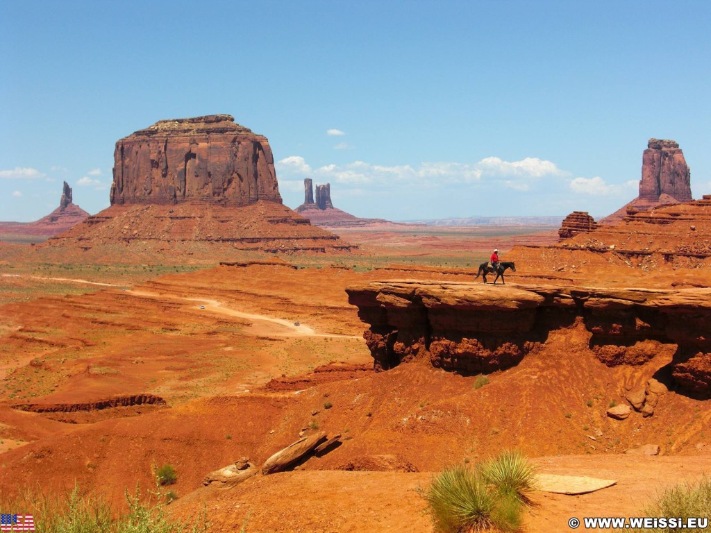 Monument Valley. John Fords Point - Monument Valley. - Monument Valley, Navajo-Nation-Reservation, Tafelberge, Landschaft, Sandstein, Sandsteinformationen, Castle Butte, Tribal Park, Bear & Rabbit, West Mitten Butte, Merrick Butte, John Fords Point, Big Indian, Marlboro - (Goulding, Kayenta, Arizona, Vereinigte Staaten)