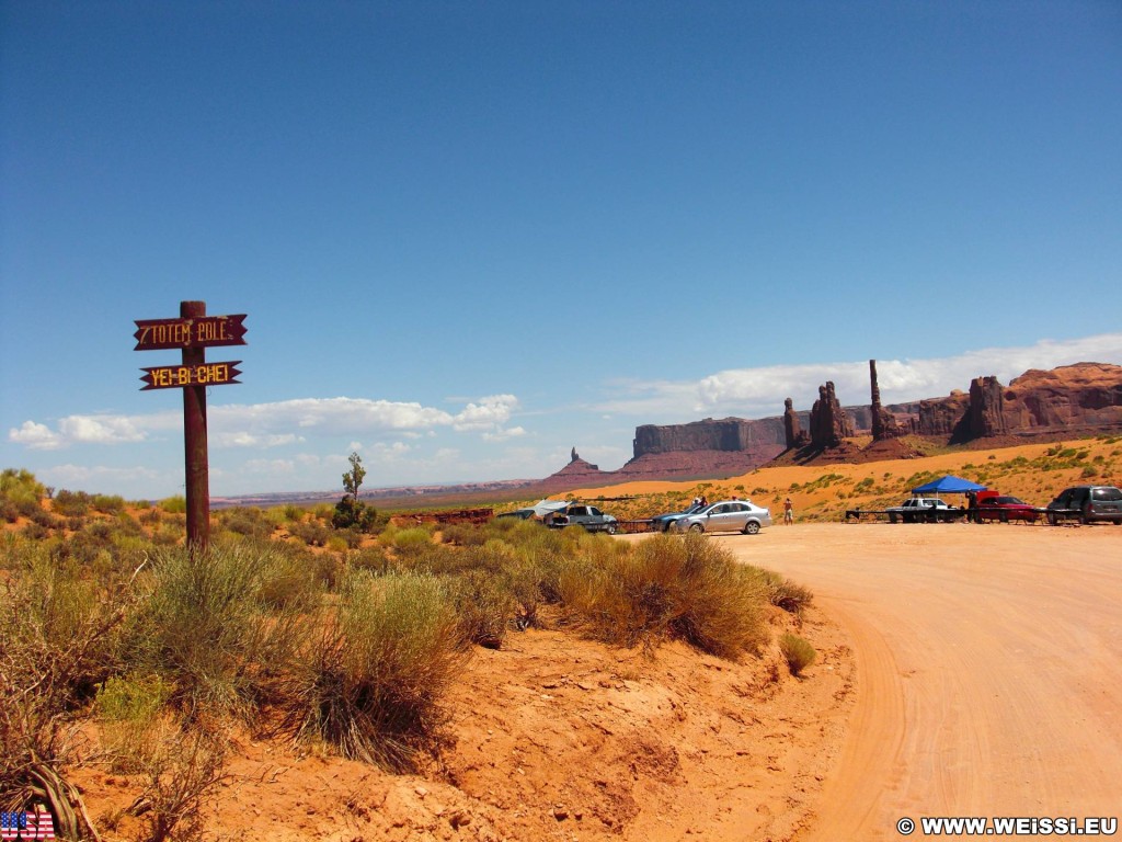 Monument Valley. Totem Pole - Monument Valley. - Monument Valley, Navajo-Nation-Reservation, Tafelberge, Landschaft, Sandstein, Sandsteinformationen, Tribal Park, Totem Pole - (Goulding, Kayenta, Arizona, Vereinigte Staaten)