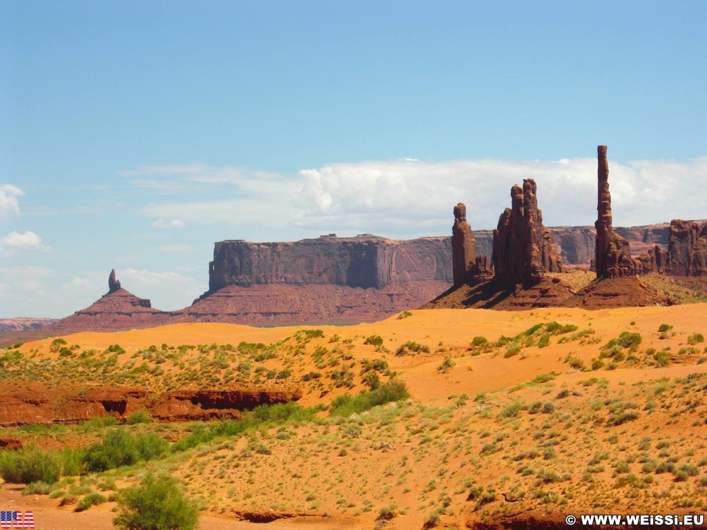 Monument Valley. Totem Pole - Monument Valley. - Monument Valley, Navajo-Nation-Reservation, Tafelberge, Landschaft, Sandstein, Sandsteinformationen, Tribal Park, Totem Pole - (Goulding, Kayenta, Arizona, Vereinigte Staaten)