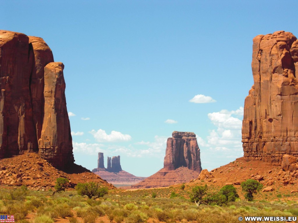 Monument Valley. North Window - Monument Valley. - Monument Valley, Navajo-Nation-Reservation, Tafelberge, Landschaft, Sandstein, Sandsteinformationen, Castle Butte, Tribal Park, Bear & Rabbit, North Window, East Mitten Butte - (Goulding, Kayenta, Arizona, Vereinigte Staaten)