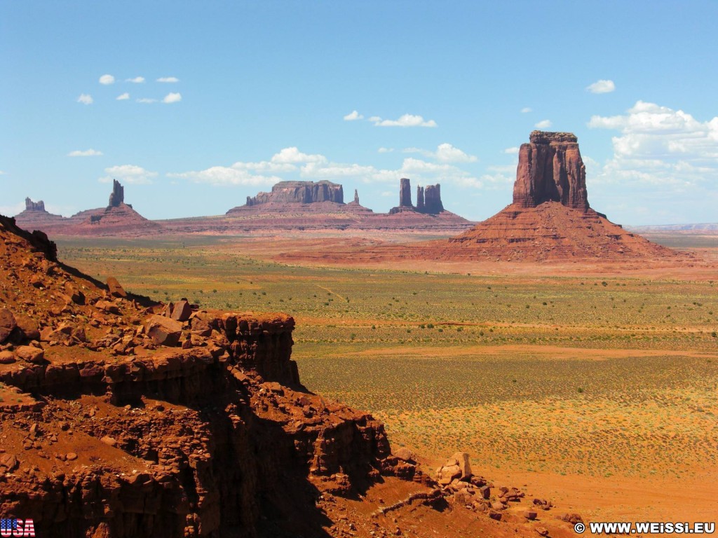 Monument Valley. North Window - Monument Valley. - Monument Valley, Navajo-Nation-Reservation, Tafelberge, Landschaft, Sandstein, Sandsteinformationen, Castle Butte, Tribal Park, Bear & Rabbit, Big Indian, North Window, East Mitten Butte - (Goulding, Kayenta, Arizona, Vereinigte Staaten)