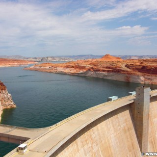 Glen Canyon National Recreation Area. - Landschaft, Lake Powell, Glen Canyon National Recreation Area, Glen Canyon, Recreation Area, Glen Canyon Dam, Dam, Staumauer, Stausee - (Page, Arizona, Vereinigte Staaten)
