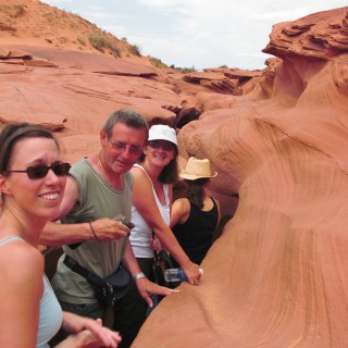Lower Antelope Canyon. - Personen, Sandstein, Canyon, Schlucht, Antelope Canyon, Lower Antelope Canyon, Slot Canyon - LUTZER Sandra, WEISSINGER Edeltraud, WEISSINGER Erwin - (Page, Arizona, Vereinigte Staaten)