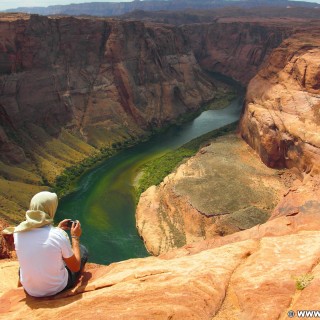 Horseshoe Bend. - Landschaft, Felsen, Felswand, Sandstein, Colorado River, Horseshoe Bend, King Bend, Mäander, Flussschlinge - (Page, Arizona, Vereinigte Staaten)
